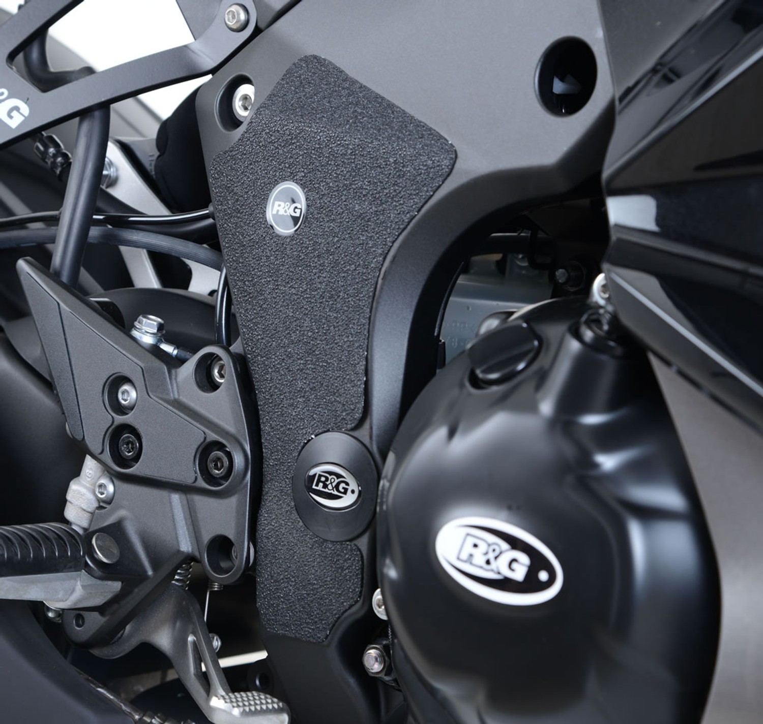 R&G Racing Boot Guard 2-Piece (frame-mounted) for Kawasaki Ninja Z1000SX '11-'19 R&G Racing Boot Guard 2-Piece (frame-mounted) for Kawasaki Ninja Z1000SX '11-'19